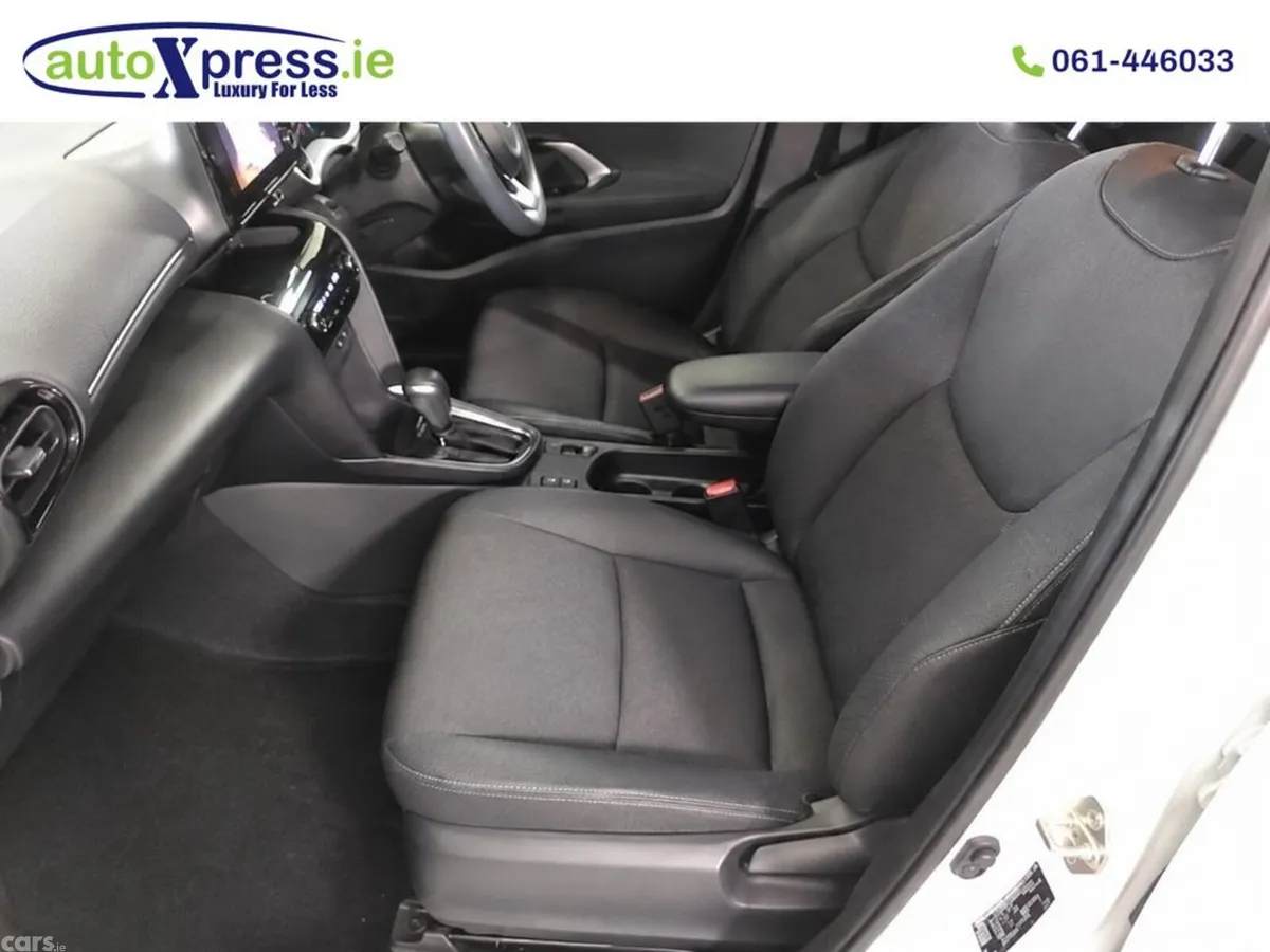 Toyota Yaris Cross SUV, Petrol Hybrid, 2024, White