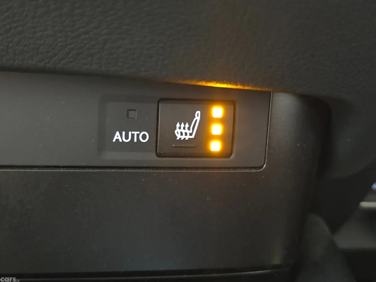 Lexus ES Saloon, Petrol Hybrid, 2025, Silver