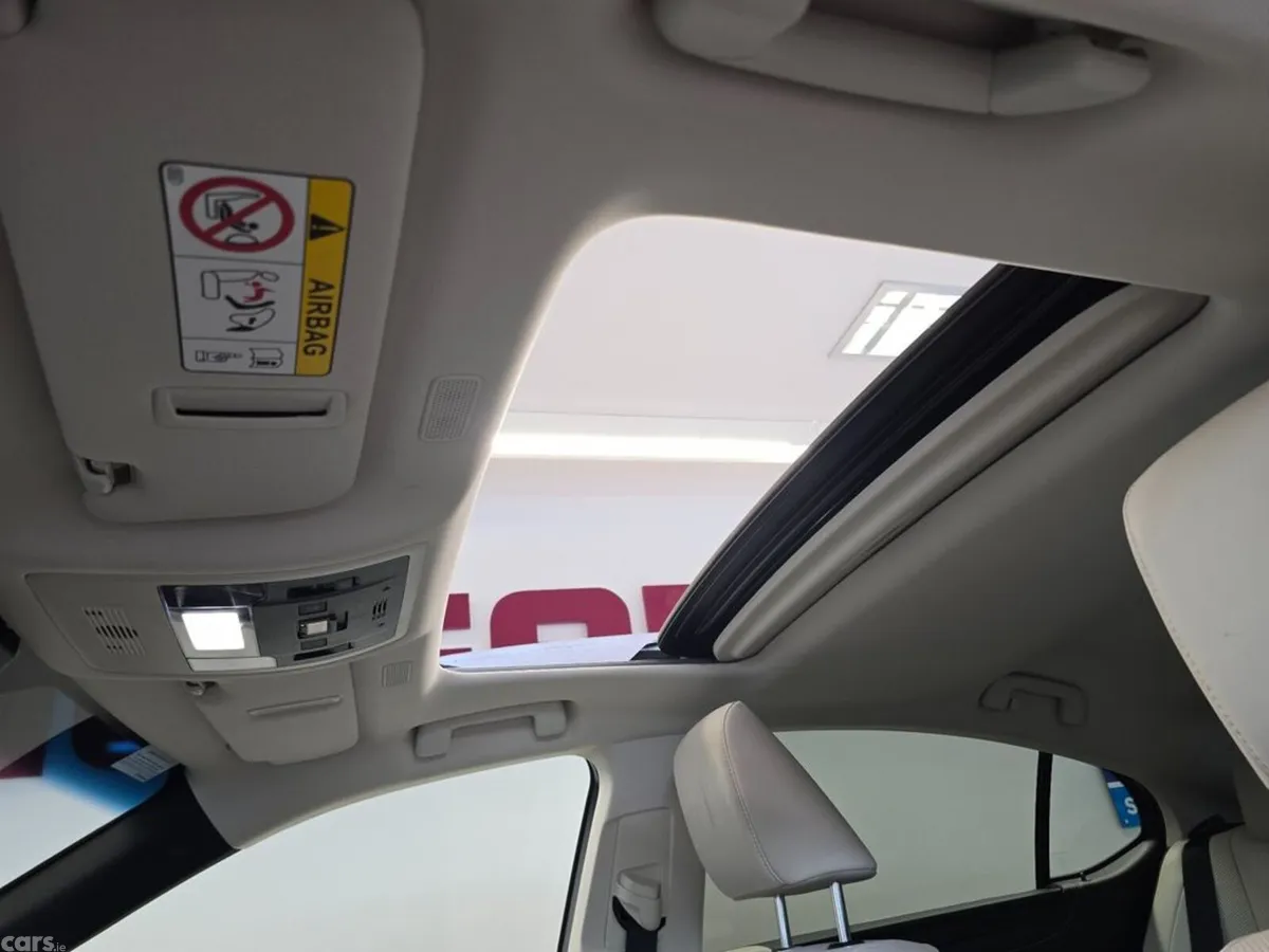 Lexus ES Saloon, Petrol Hybrid, 2025, Silver