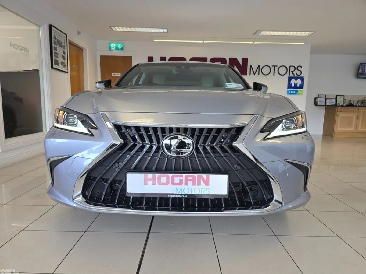 Lexus ES Saloon, Petrol Hybrid, 2025, Silver