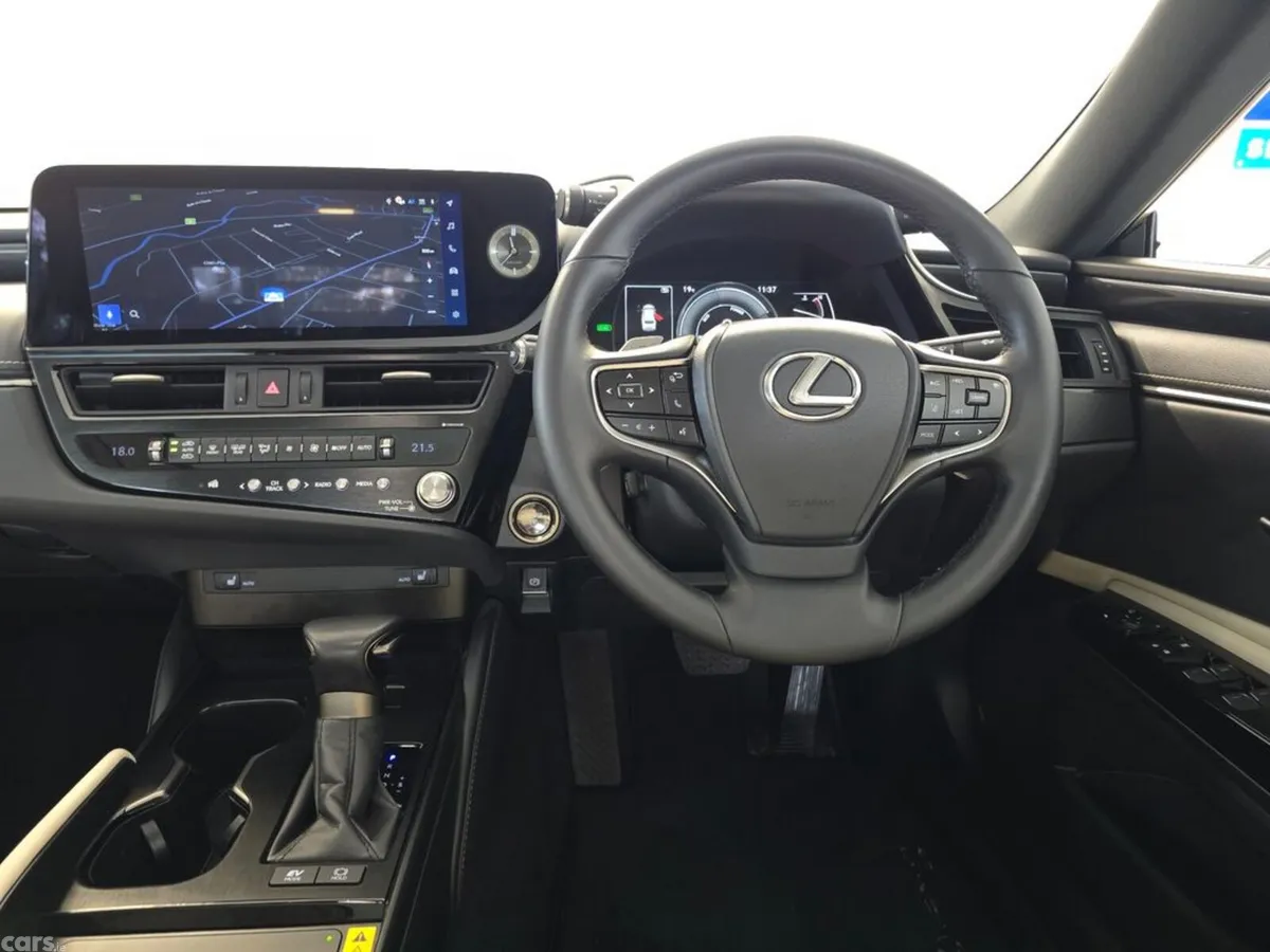 Lexus ES Saloon, Petrol Hybrid, 2025, Silver
