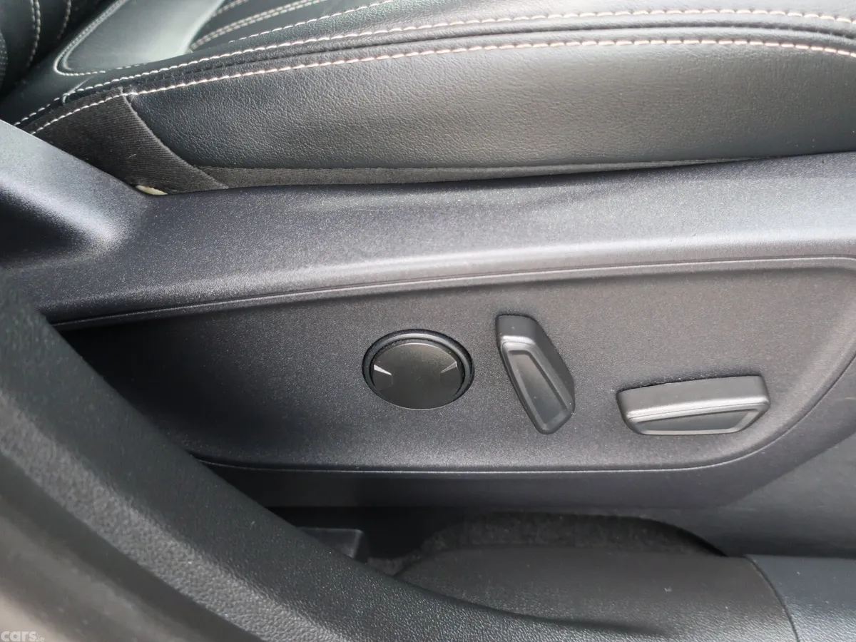 Ford Kuga SUV, Petrol Hybrid, 2023, Black