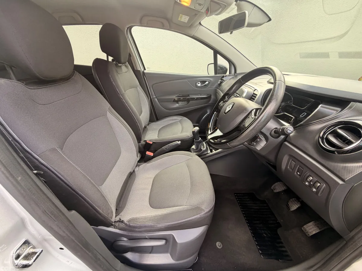Renault Captur Hatchback, Diesel, 2015, Silver