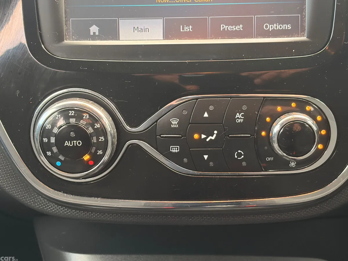 Renault Captur Hatchback, Diesel, 2015, Silver