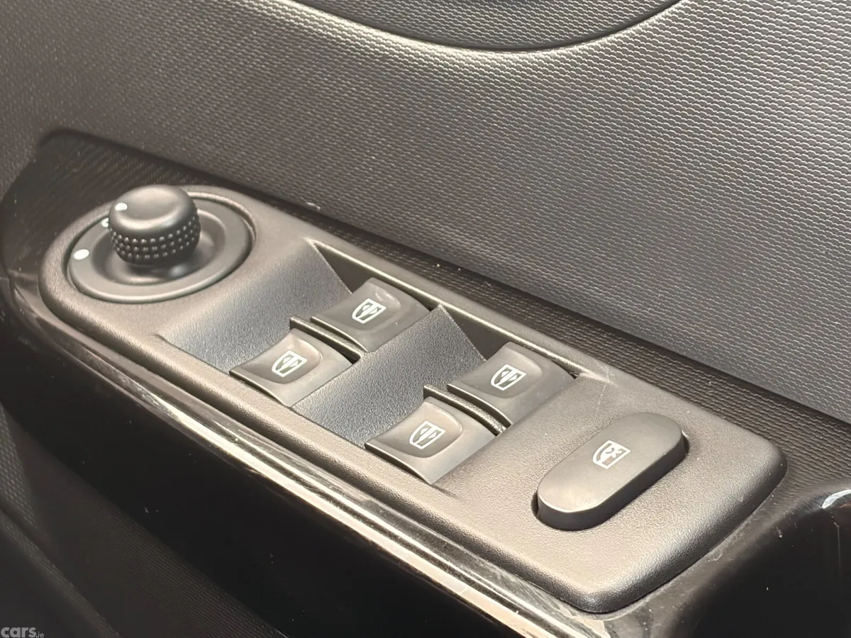 Renault Captur Hatchback, Diesel, 2015, Silver