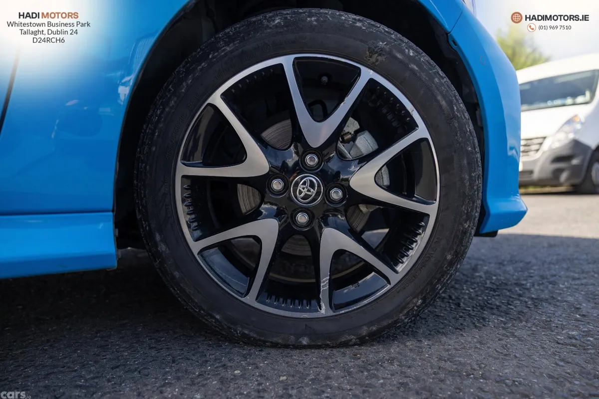 Toyota Yaris Hatchback, Petrol Hybrid, 2020, Blue