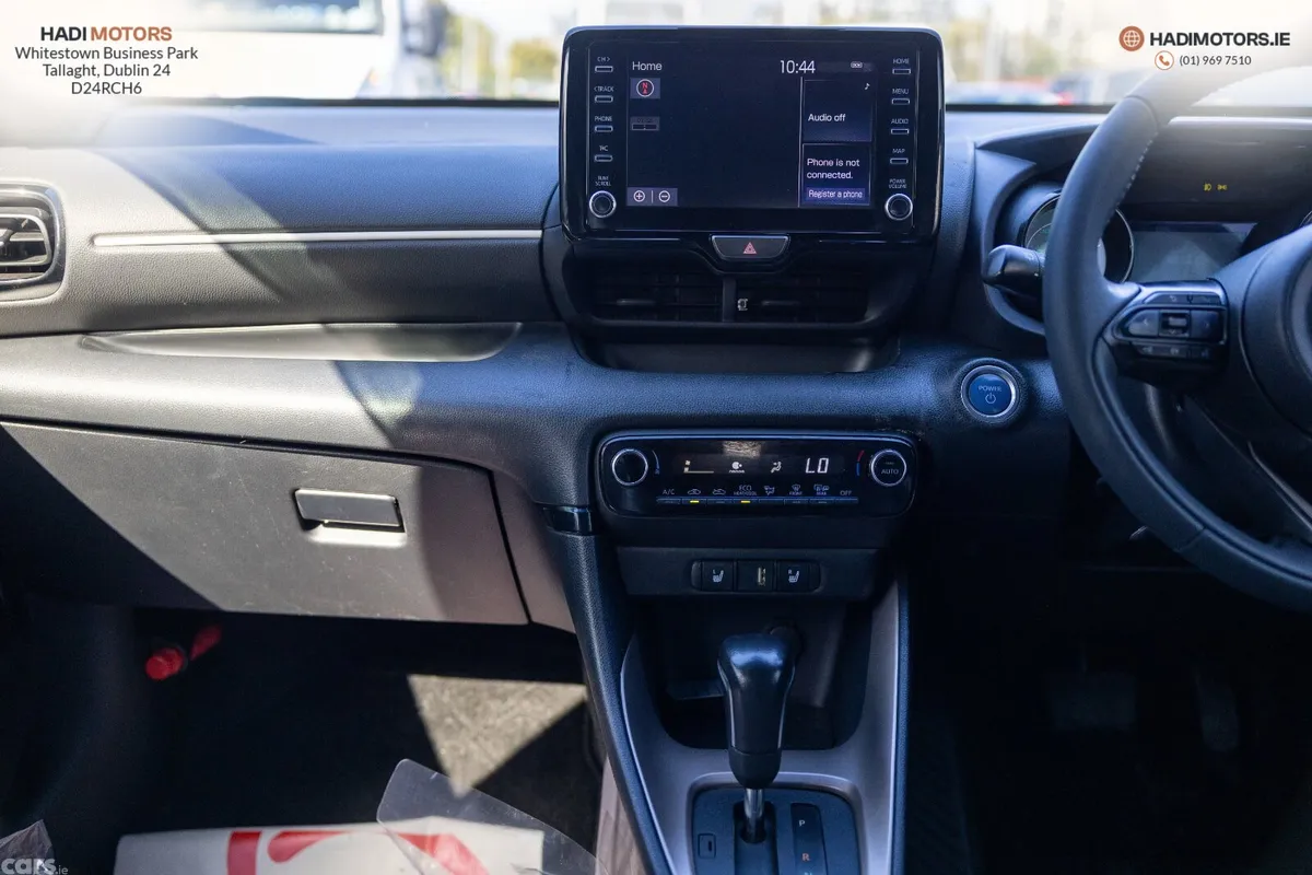 Toyota Yaris Hatchback, Petrol Hybrid, 2020, Blue