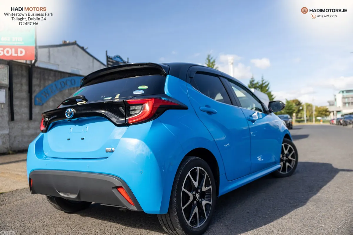 Toyota Yaris Hatchback, Petrol Hybrid, 2020, Blue