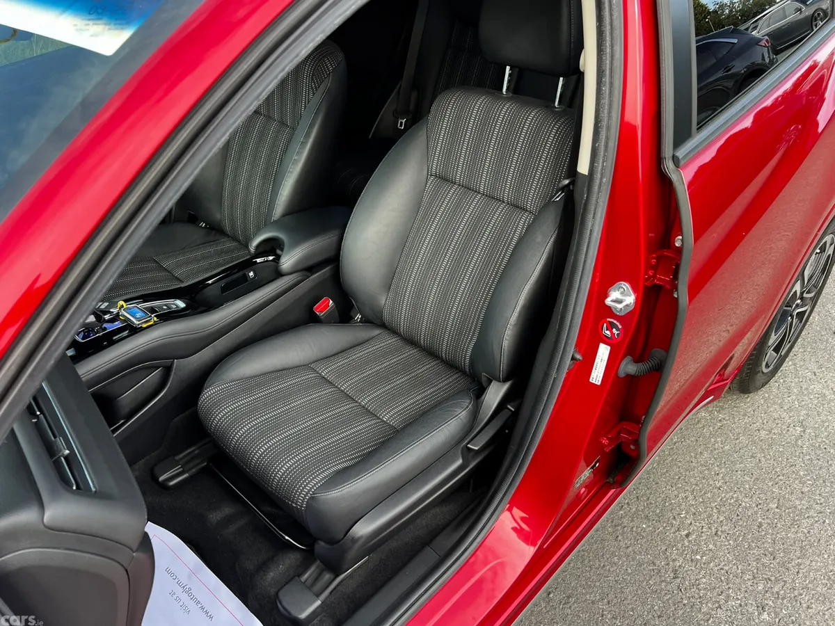 Honda Vezel Estate, Petrol Hybrid, 2017, Red