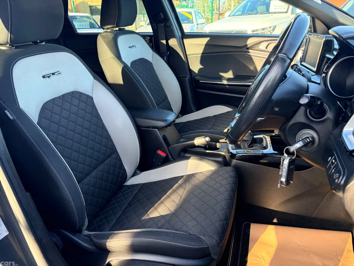 Kia Ceed Hatchback, Diesel, 2019, Grey
