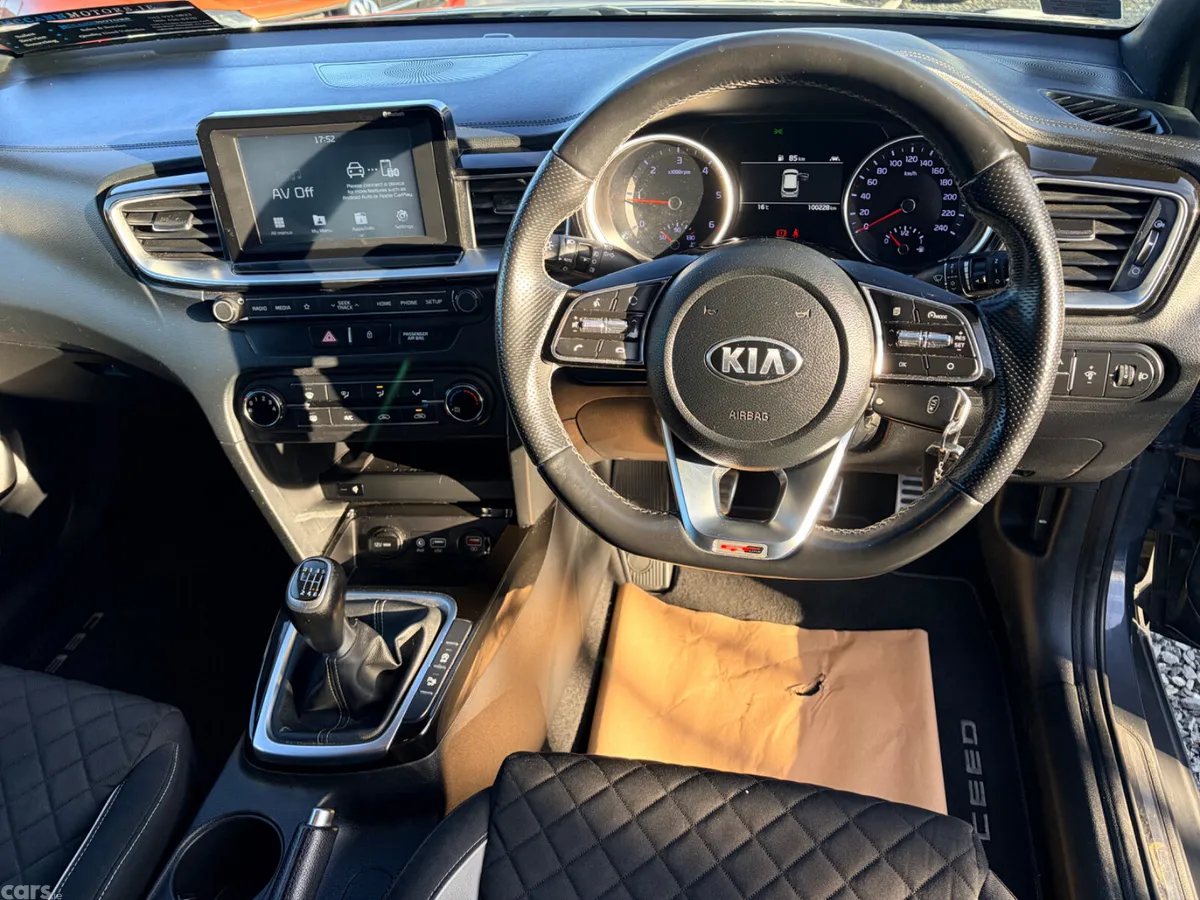 Kia Ceed Hatchback, Diesel, 2019, Grey