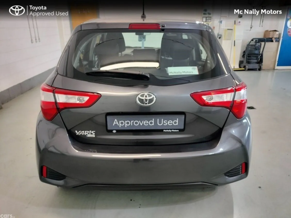 Toyota Yaris Hatchback, Petrol, 2019, Grey