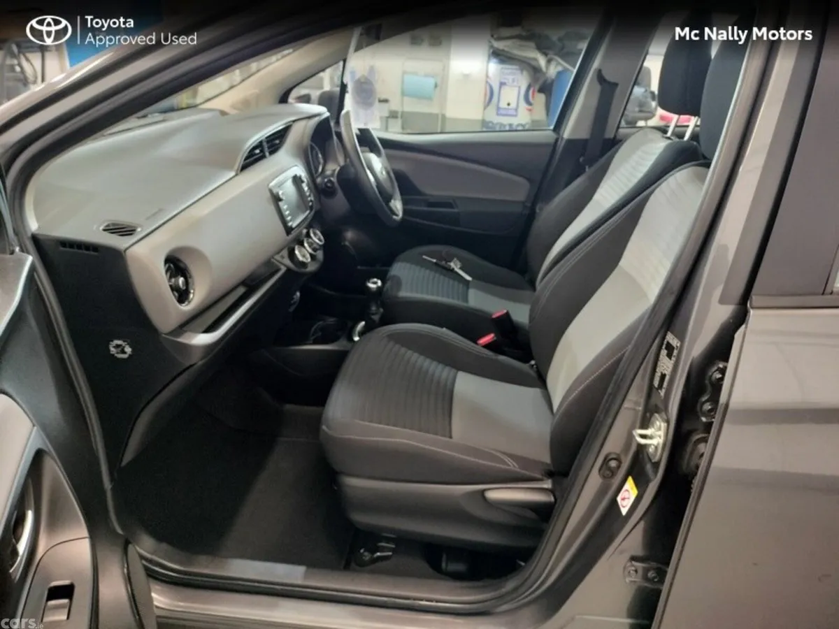 Toyota Yaris Hatchback, Petrol, 2019, Grey