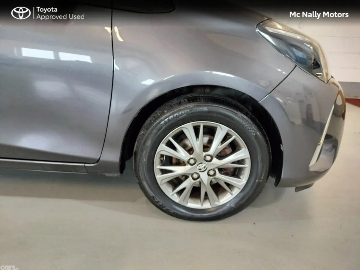 Toyota Yaris Hatchback, Petrol, 2019, Grey