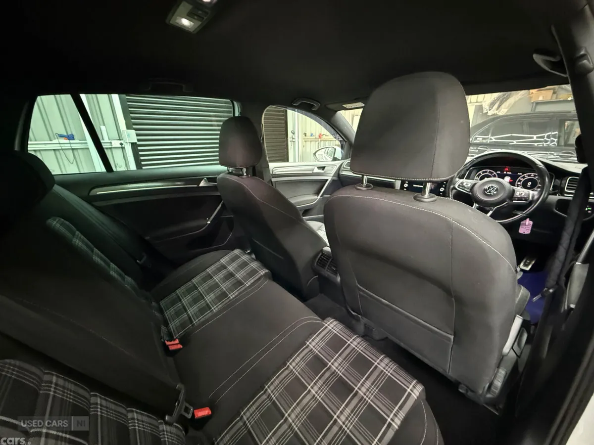 Volkswagen Golf Hatchback, Diesel, 2017, Silver