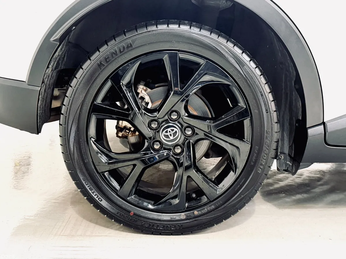 Toyota C-HR SUV, Petrol Hybrid, 2019, White