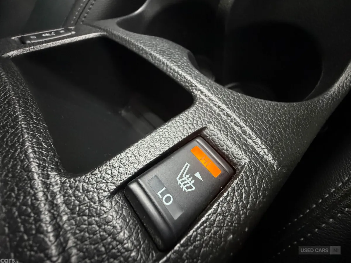 Nissan Qashqai SUV, Diesel, 2019, Blue