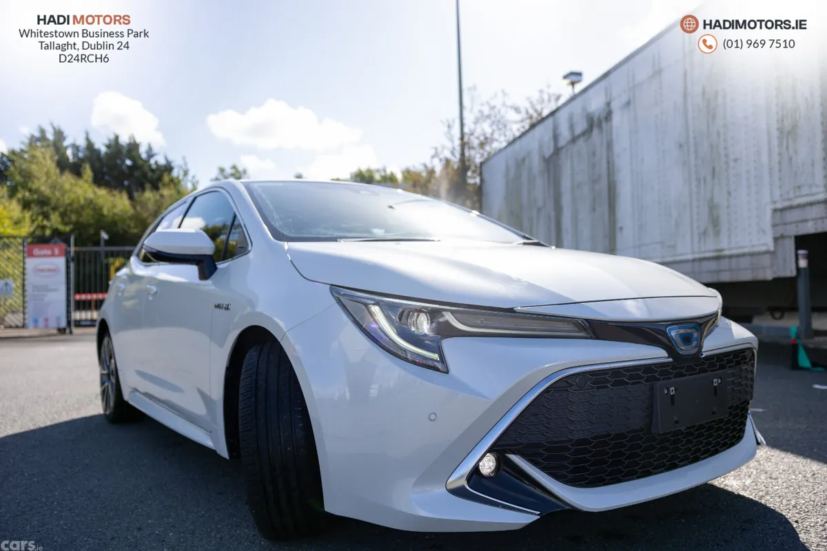 Toyota Corolla Hatchback, Petrol Hybrid, 2018, White