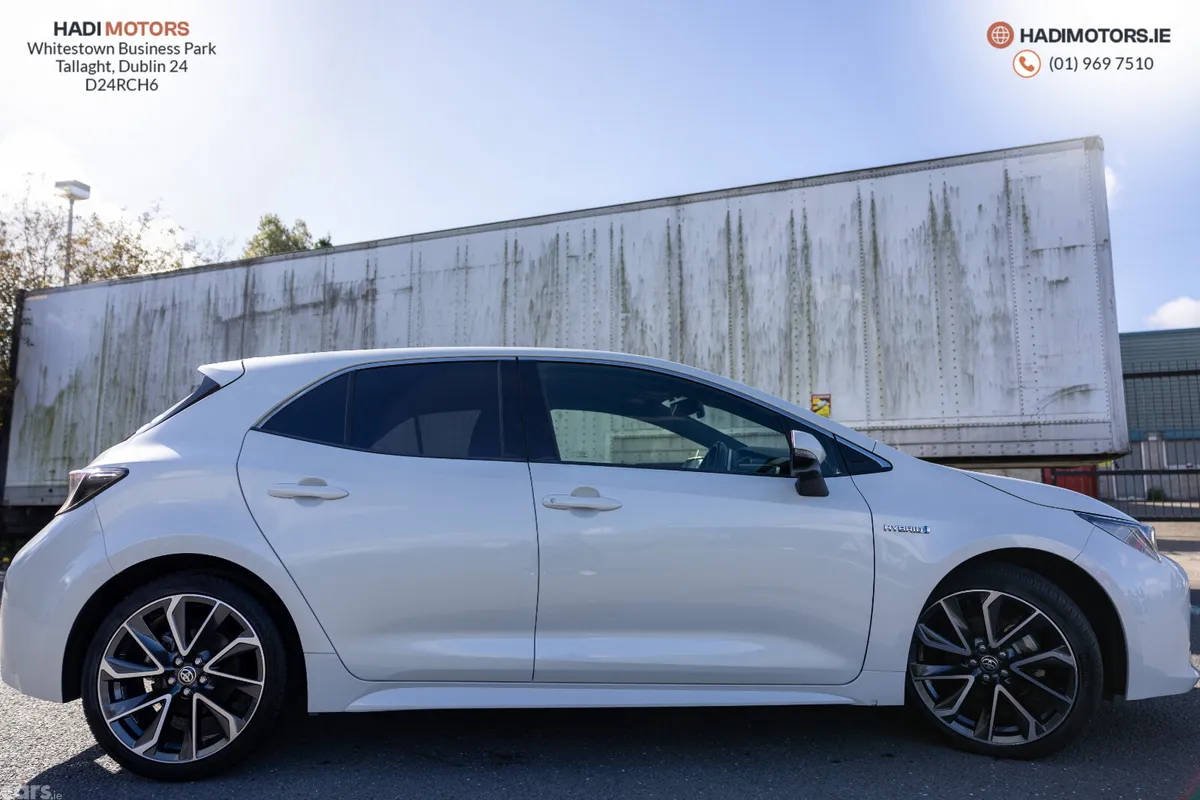 Toyota Corolla Hatchback, Petrol Hybrid, 2018, White