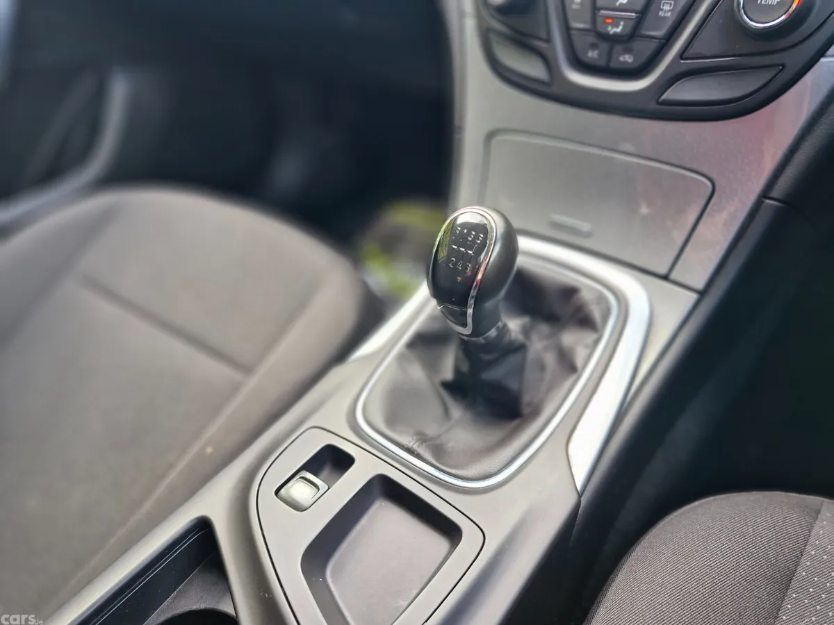 Opel Insignia Saloon, Petrol, 2016, Grey