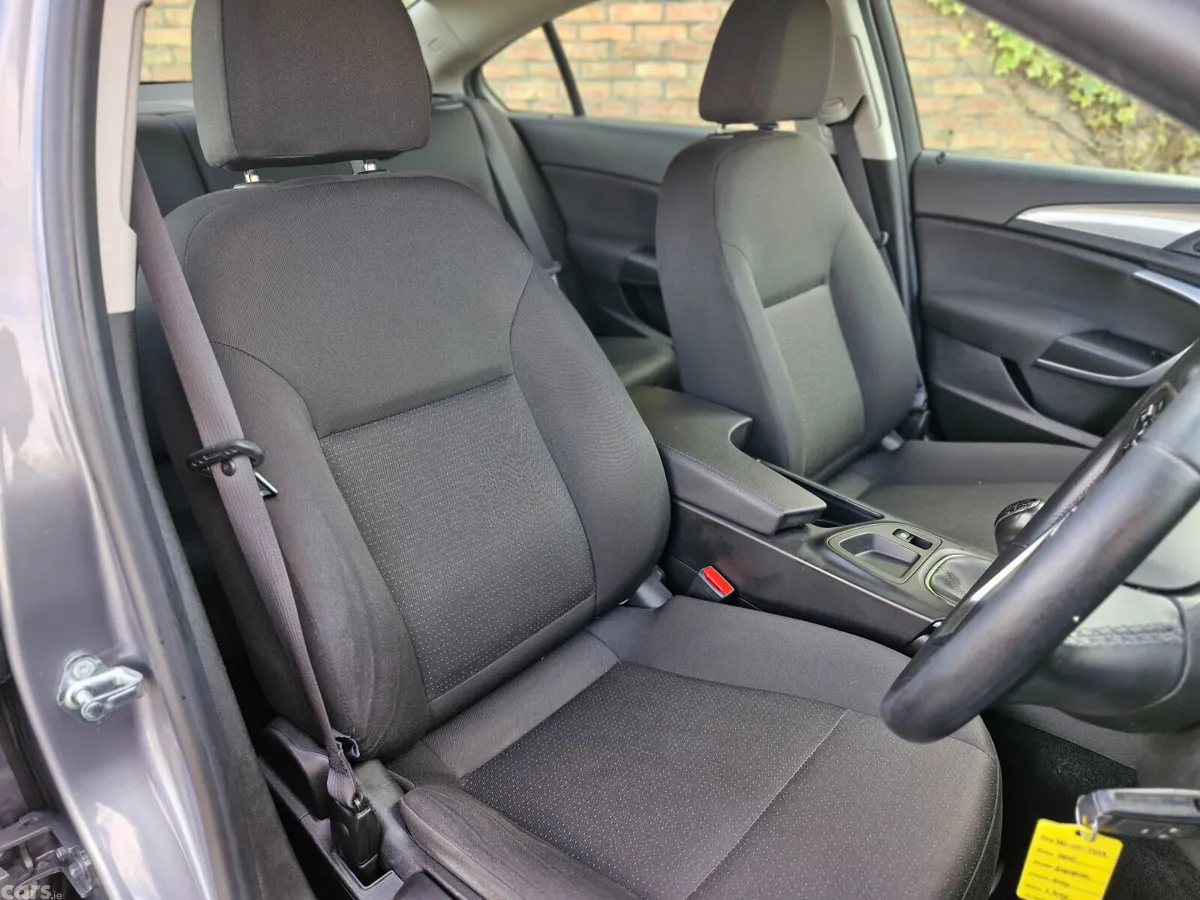 Opel Insignia Saloon, Petrol, 2016, Grey