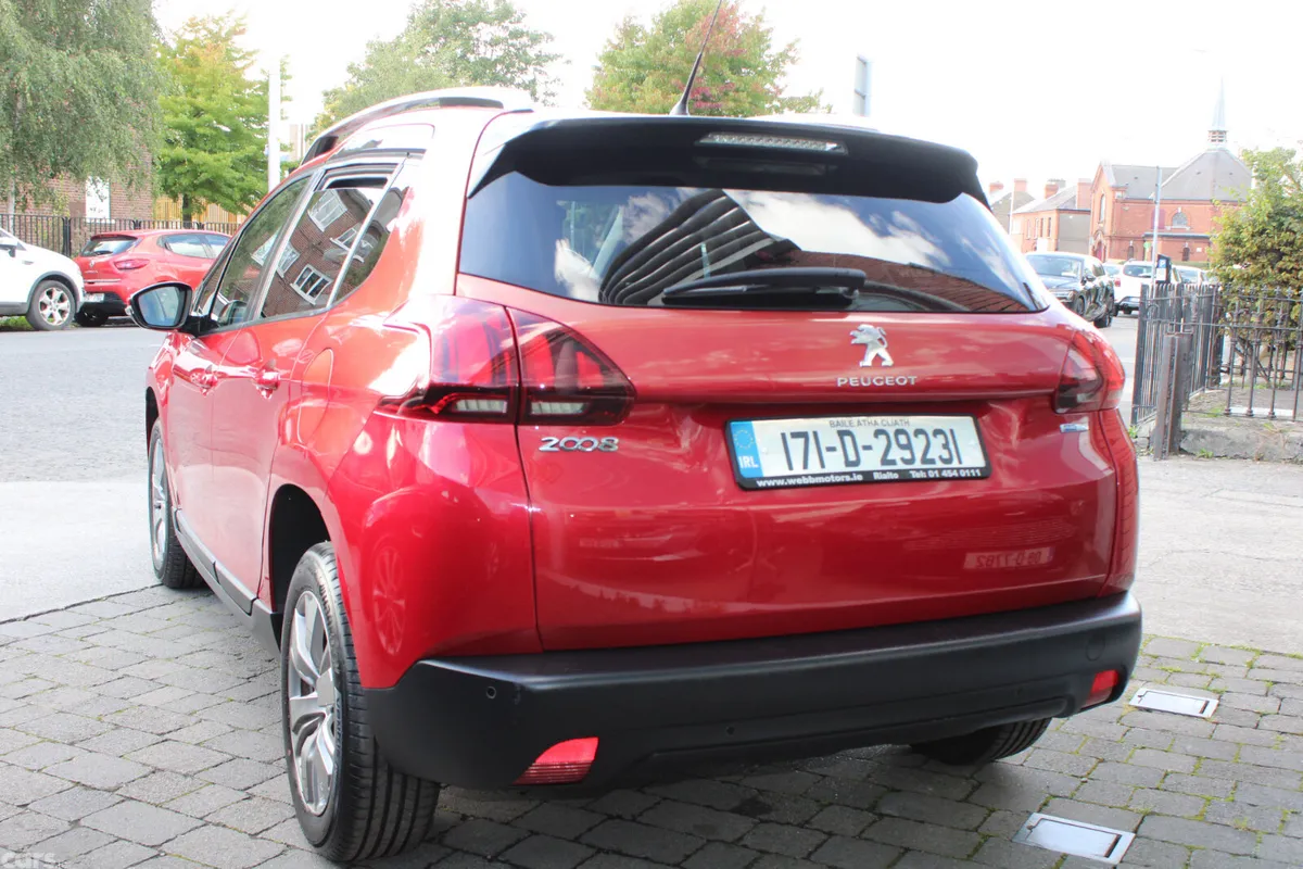 Peugeot 2008 Estate, Petrol, 2017, Red