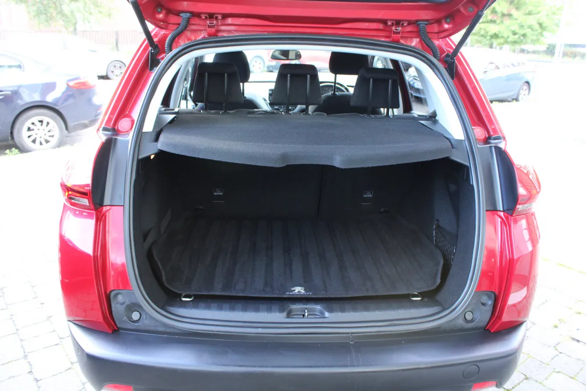 Peugeot 2008 Estate, Petrol, 2017, Red