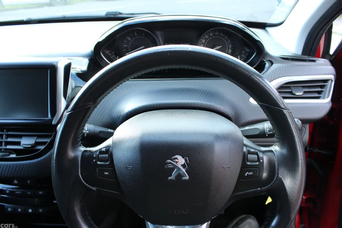 Peugeot 2008 Estate, Petrol, 2017, Red