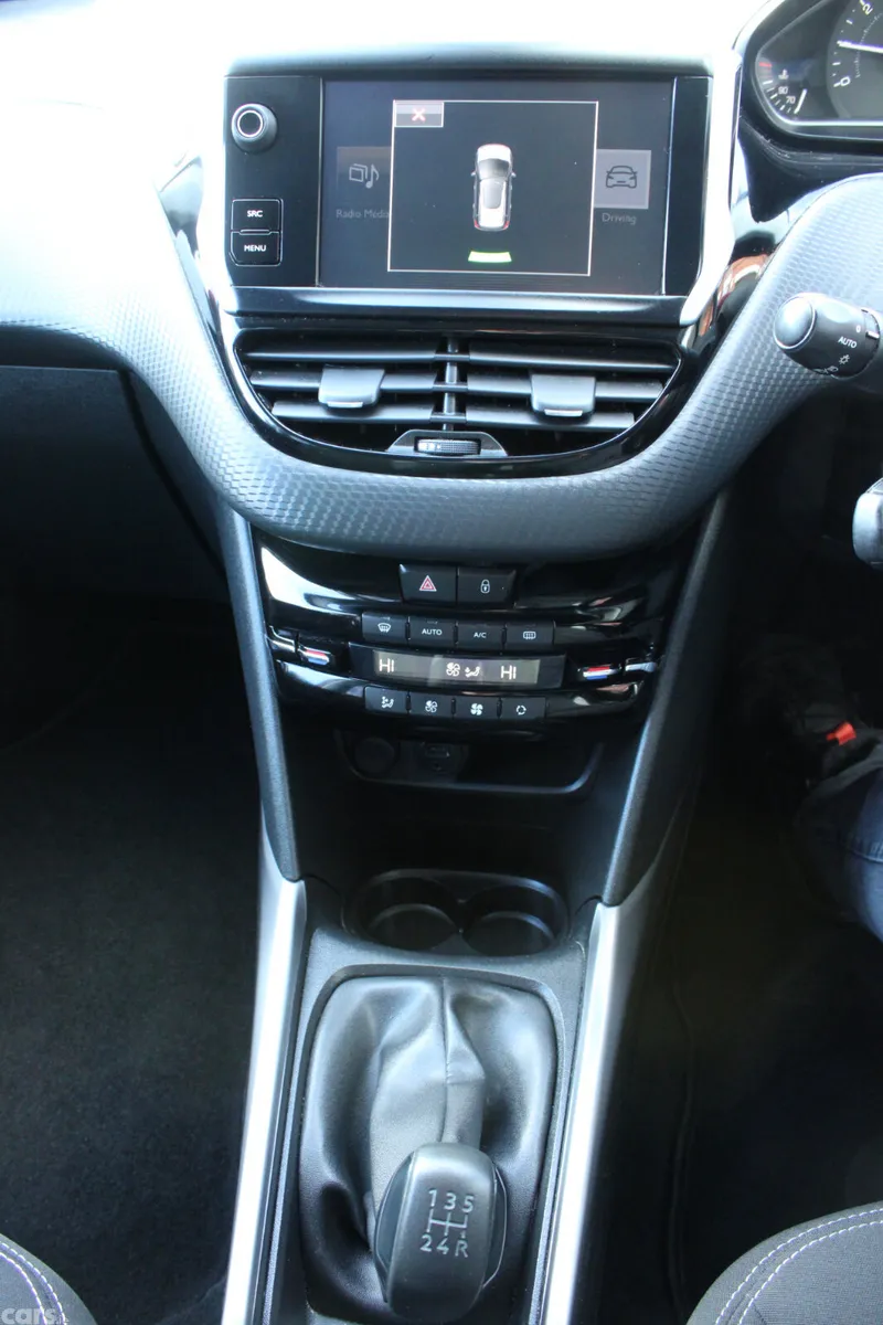 Peugeot 2008 Estate, Petrol, 2017, Red