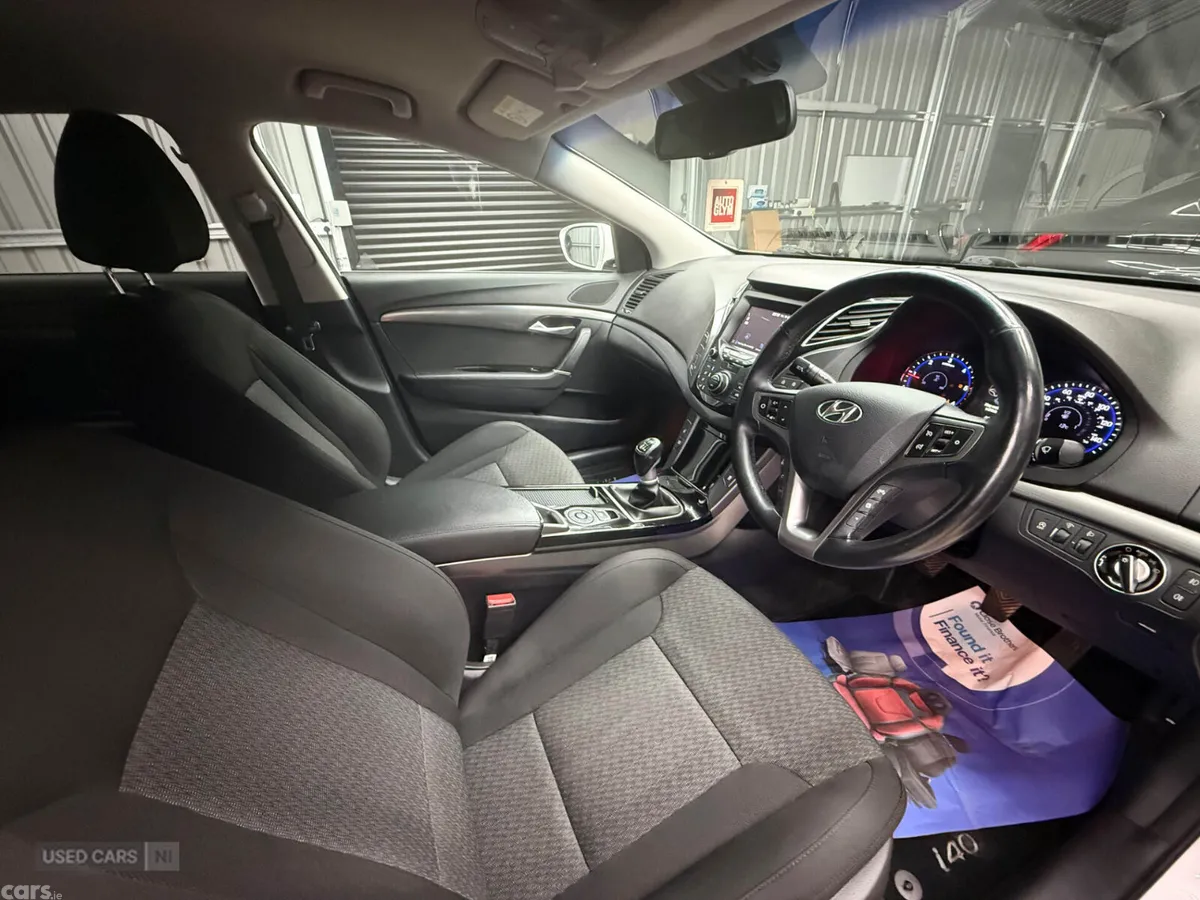 Hyundai i40 Saloon, Diesel, 2019, White