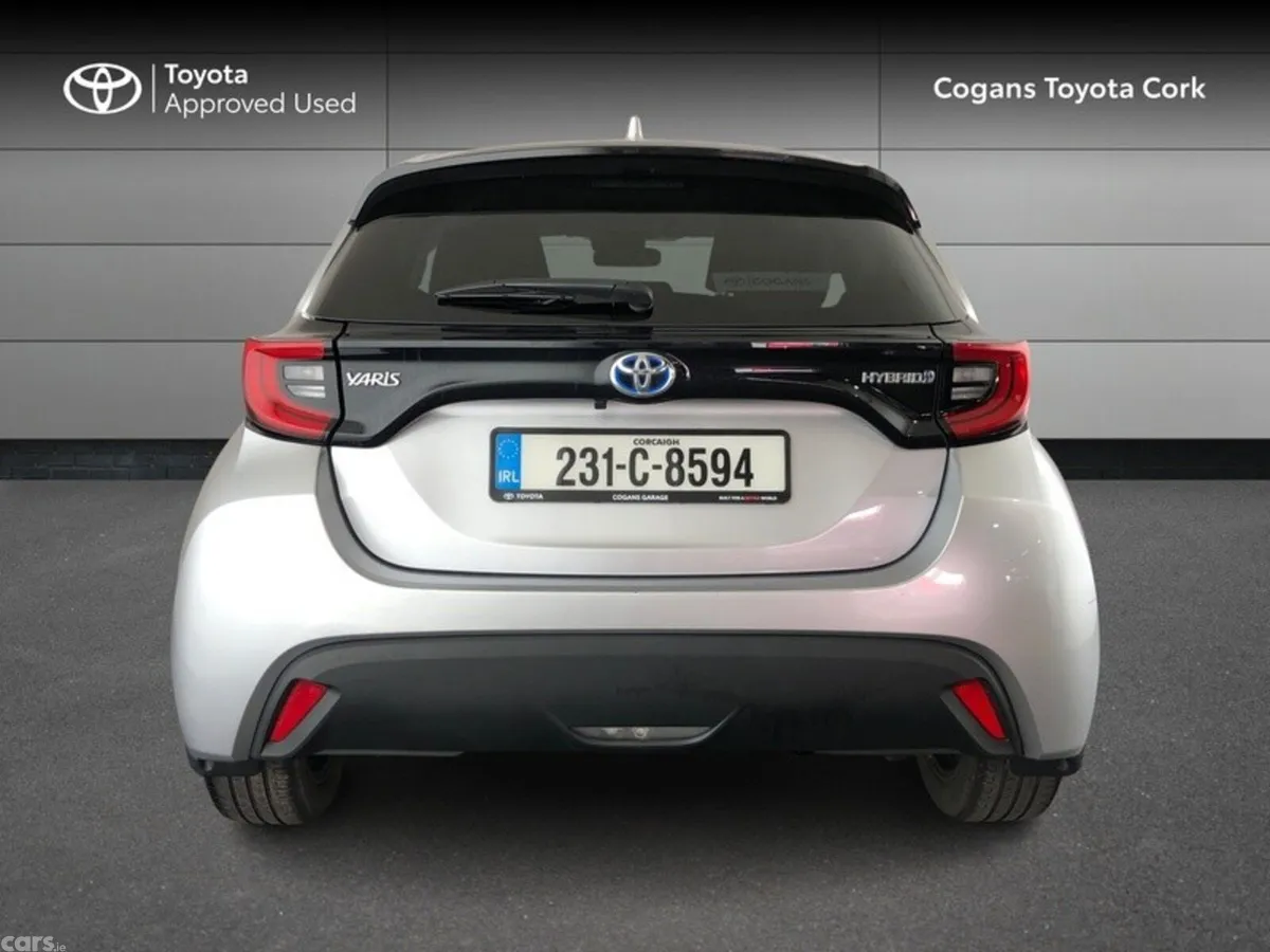 Toyota Yaris Hatchback, Petrol Hybrid, 2023, Grey