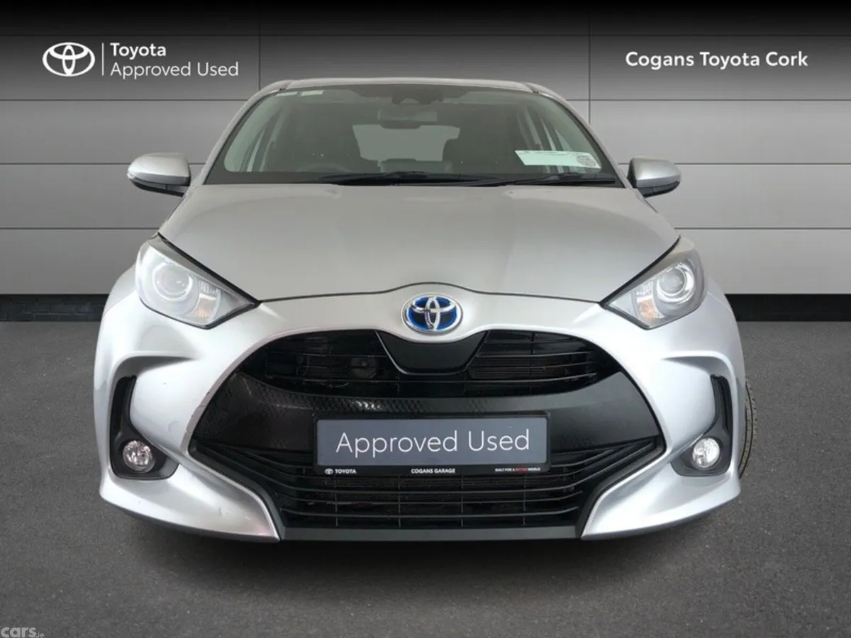 Toyota Yaris Hatchback, Petrol Hybrid, 2023, Grey