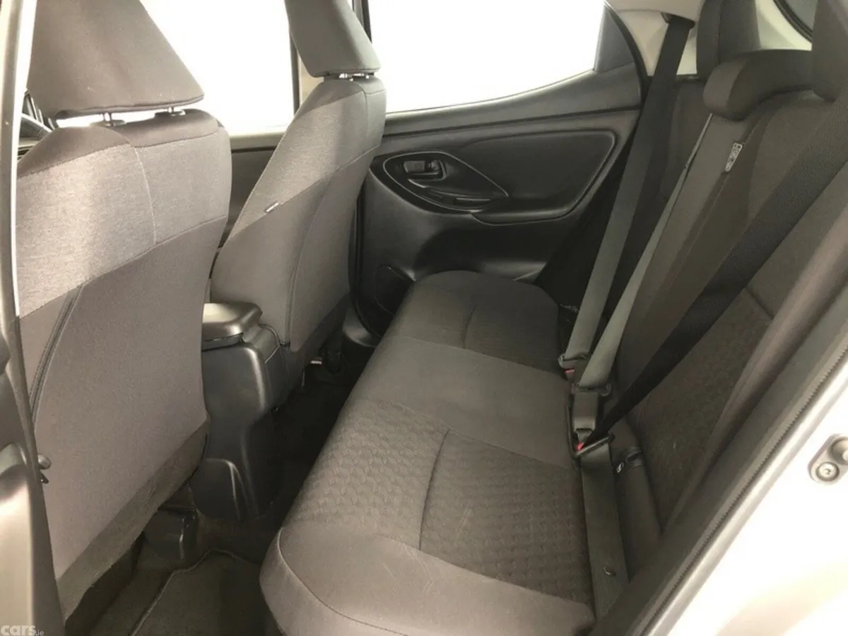 Toyota Yaris Hatchback, Petrol Hybrid, 2023, Grey