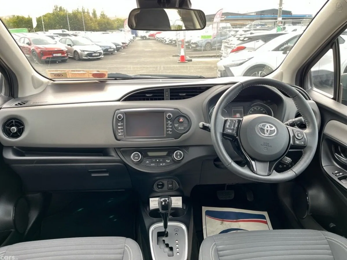 Toyota Yaris Hatchback, Petrol Hybrid, 2019, Grey
