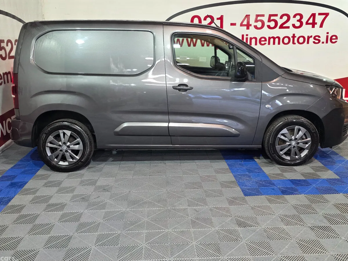Peugeot Partner MPV, Diesel, 2022, Grey