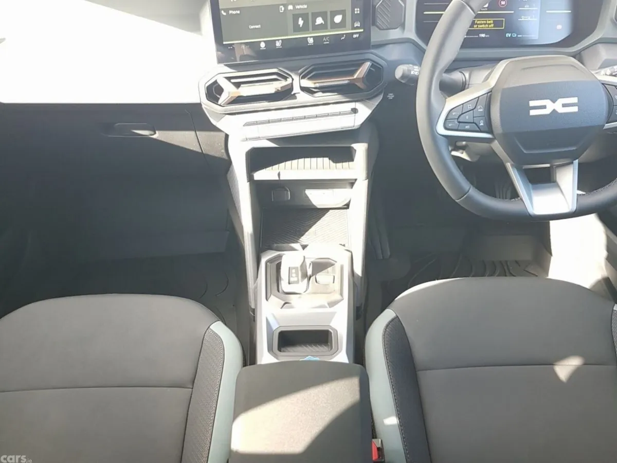 Dacia Duster SUV, Petrol Hybrid, 2026, Grey