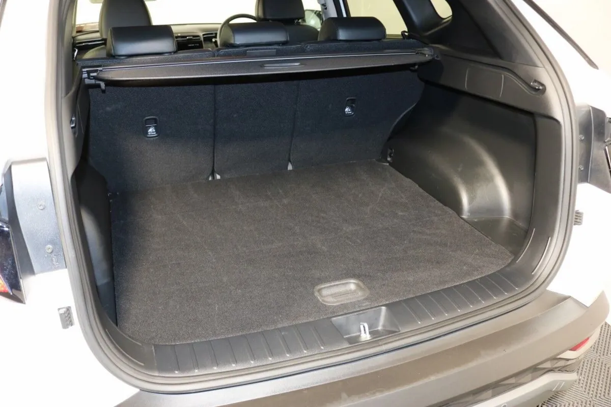 Hyundai Tucson SUV, Petrol Hybrid, 2024, White