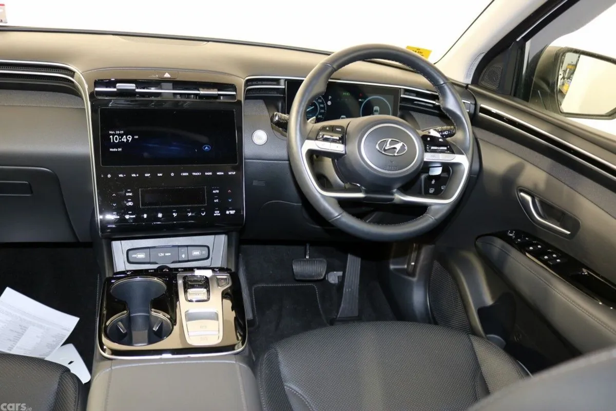 Hyundai Tucson SUV, Petrol Hybrid, 2024, White