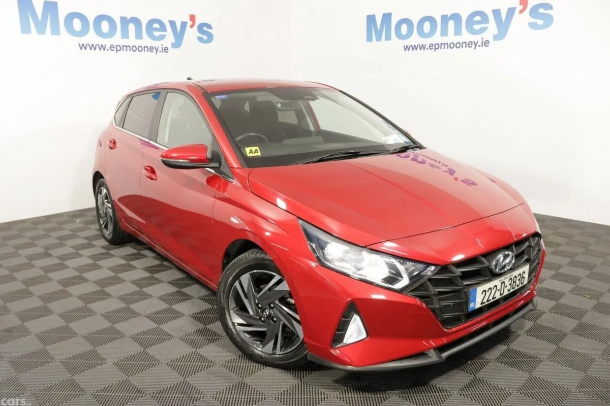 Hyundai i20 Hatchback, Petrol, 2022, Red