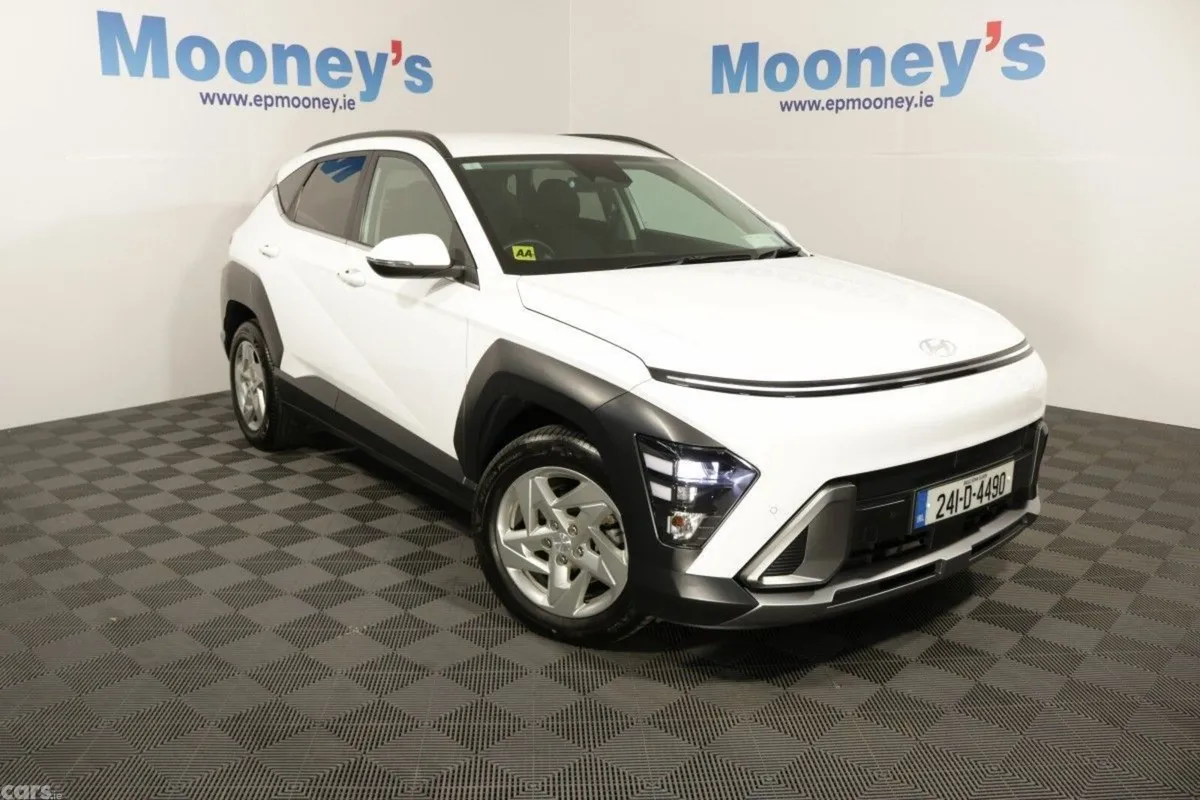 Hyundai KONA SUV, Petrol, 2024, White