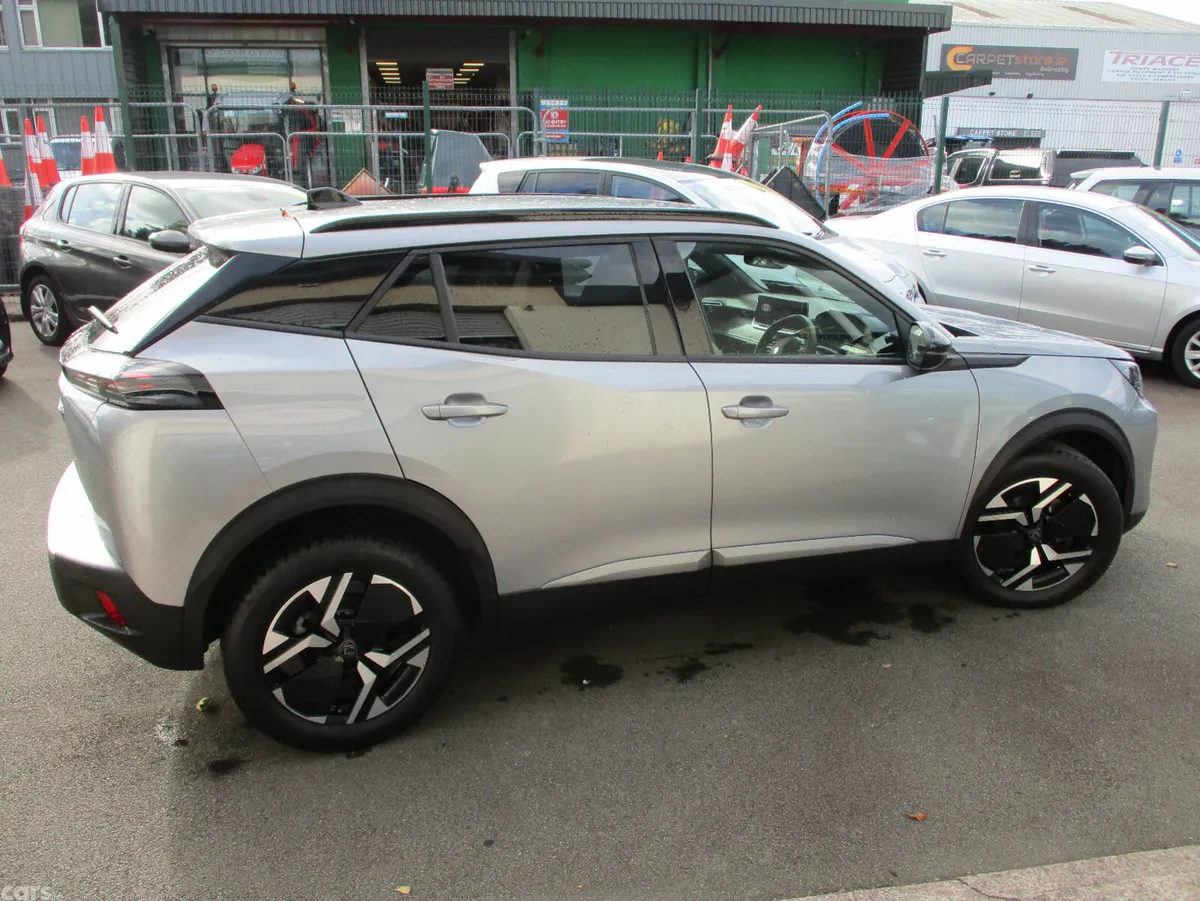 Peugeot 2008 MPV, Petrol, 2024, Grey
