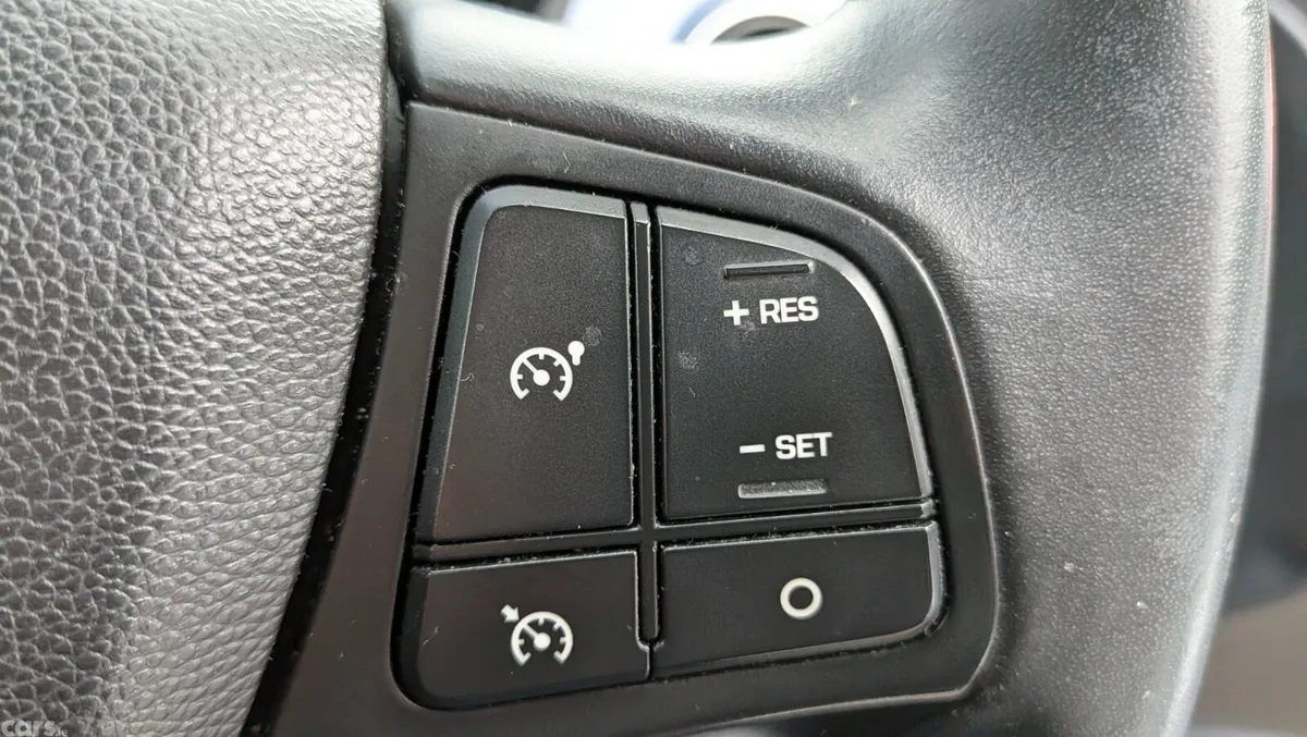 Hyundai i10 Hatchback, Petrol, 2017, White