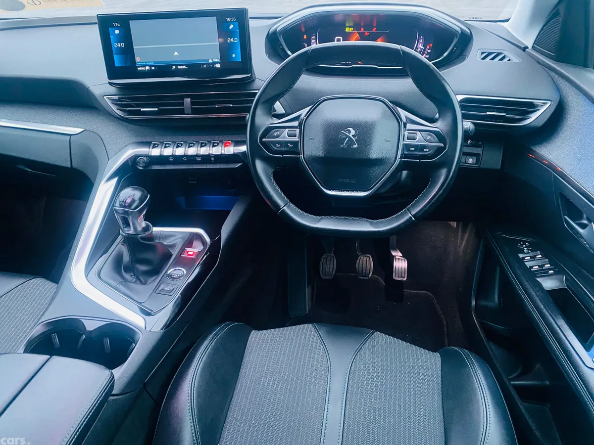 Peugeot 3008 MPV, Diesel, 2022, White