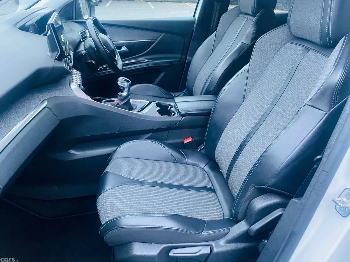Peugeot 3008 MPV, Diesel, 2022, White