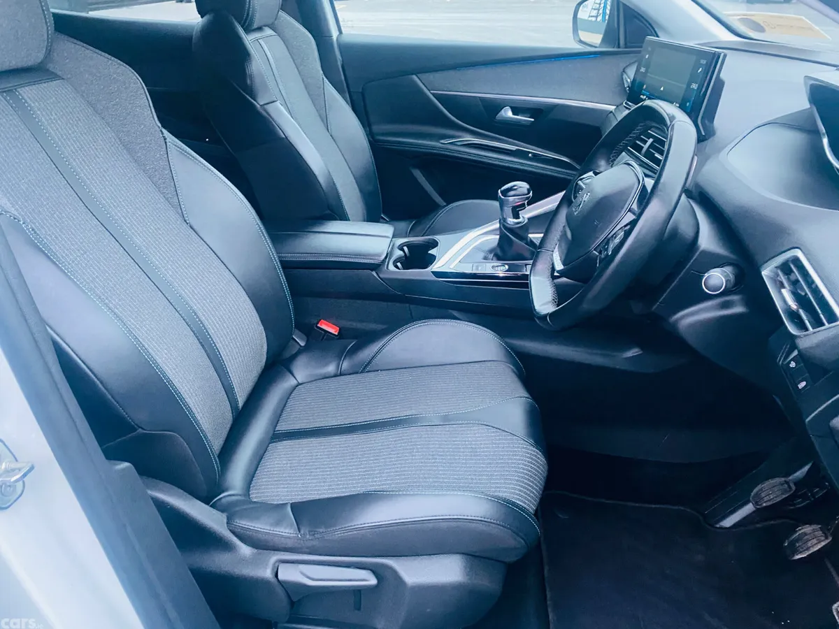 Peugeot 3008 MPV, Diesel, 2022, White
