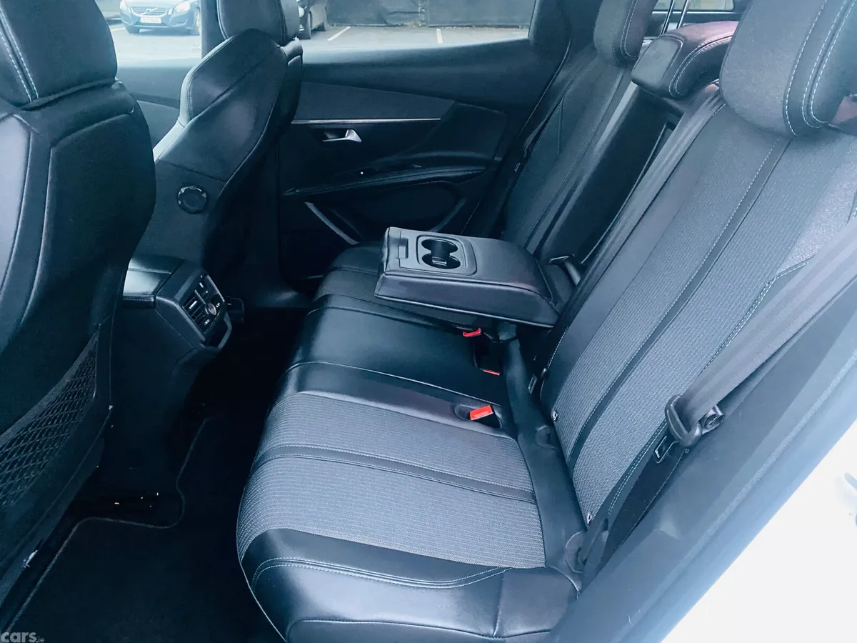 Peugeot 3008 MPV, Diesel, 2022, White