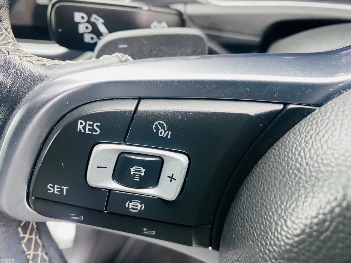 Volkswagen T-Roc SUV, Diesel, 2021, White