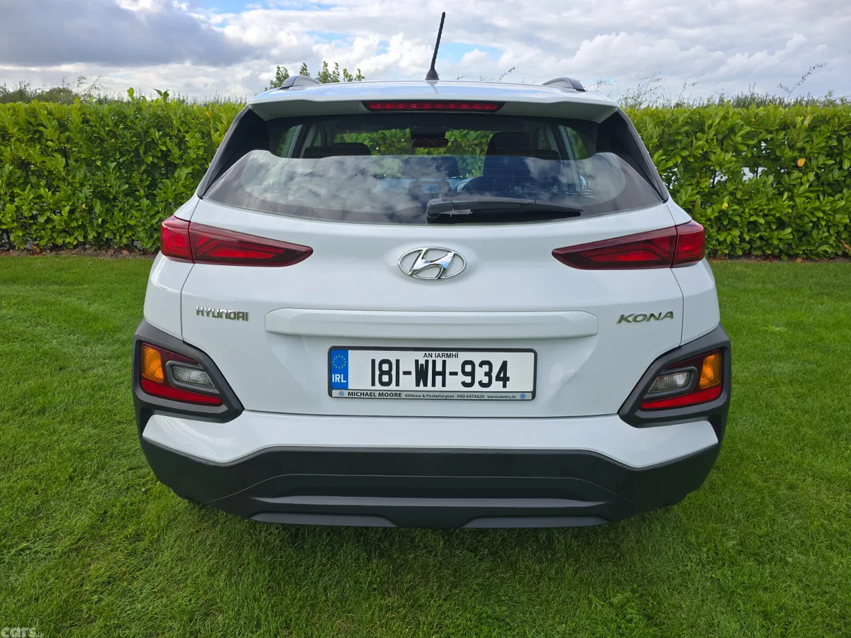 Hyundai KONA MPV, Petrol, 2018, White