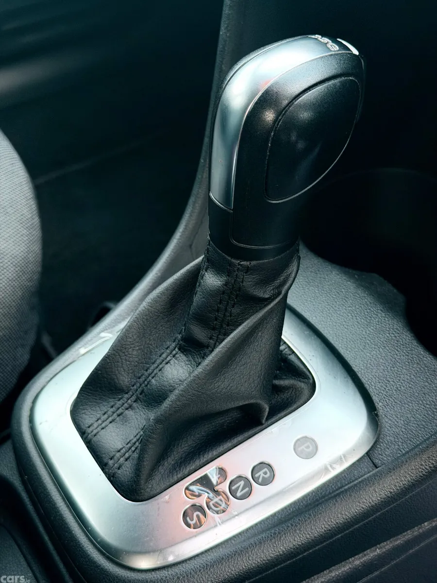 Volkswagen Polo Hatchback, Petrol, 2012, Black