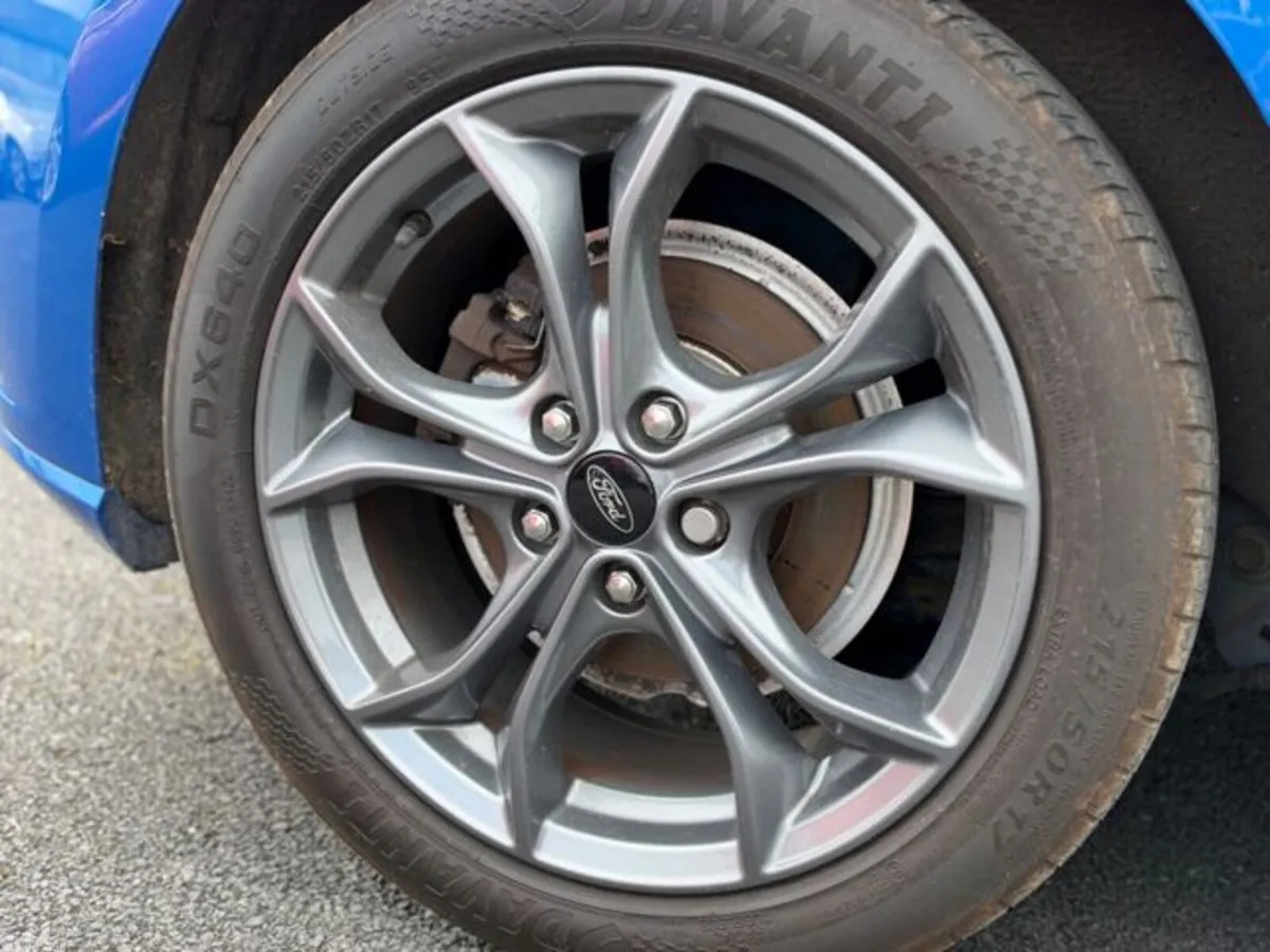 Ford Focus Hatchback, Diesel, 2020, Blue